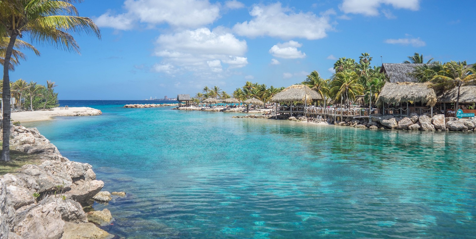 Lagoon-Curaçao-Timeline-PolyglotClub.jpg