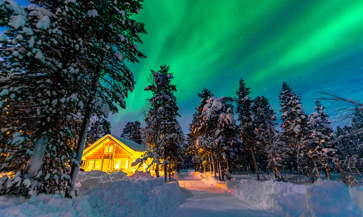 Snow-Finland-Timeline-PolyglotClub.jpg