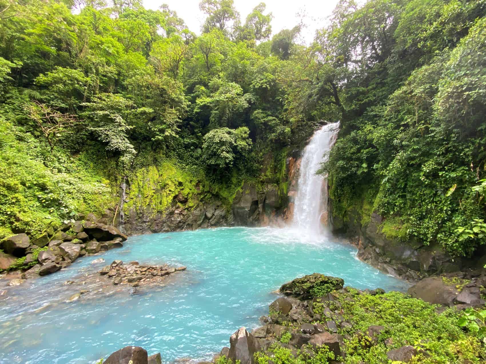 Catarata-Rio-Costa-Rica-Timeline-PolyglotClub.jpg