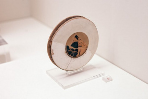 Boeotian+red-shaped+spool+(yo-yo).jpg